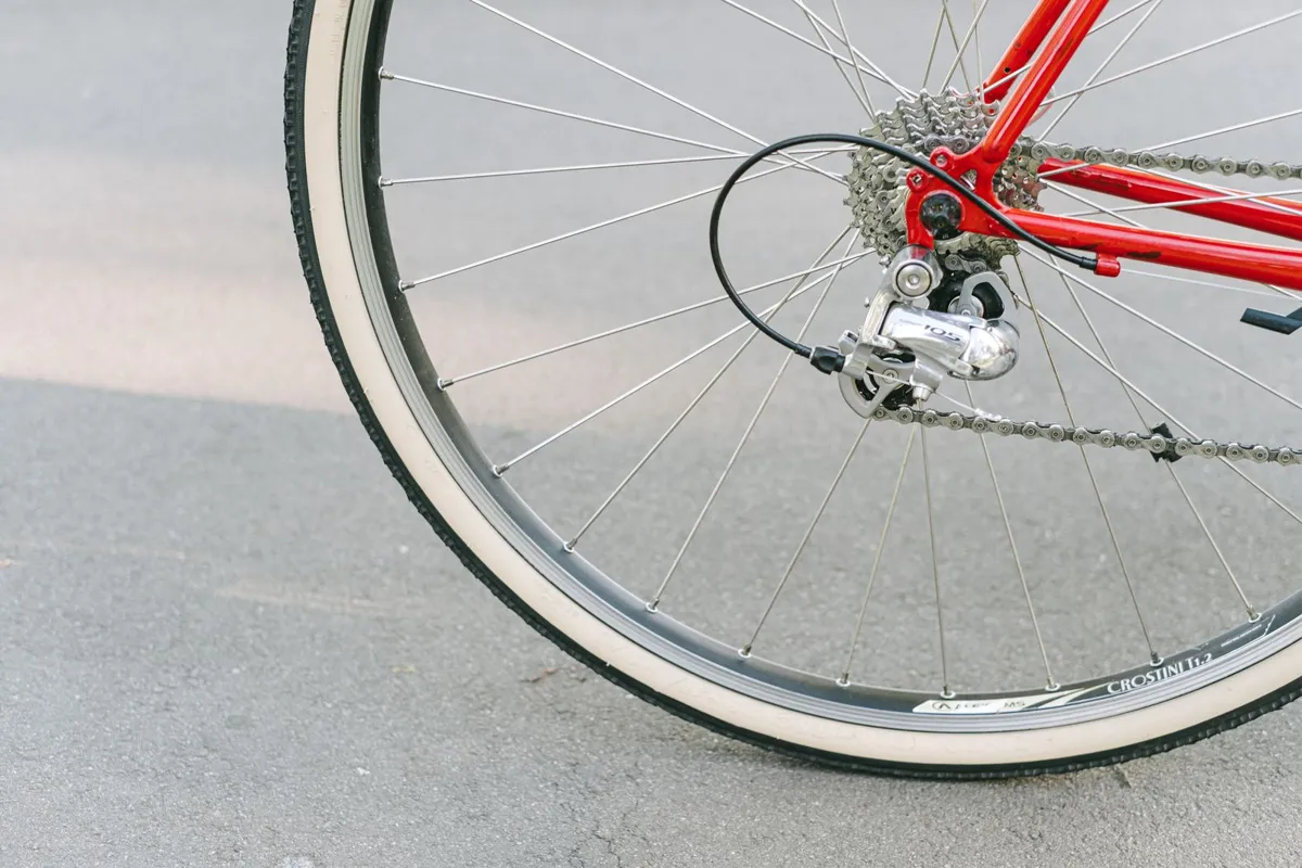Rear wheel, cassette, chain and derailleur of a bicycle